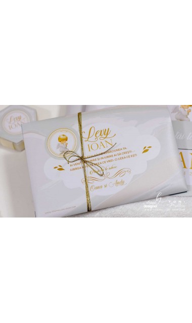 Trusou de botez cu ingeri si broderie personalizata aurie si pattern marble crem mint 21